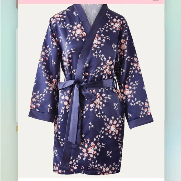 Morgan Lane Robe - Picture 6 of 6